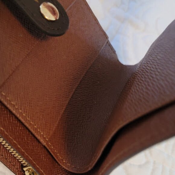 Louis Vuitton Vintage Wallet - Picture 8 of 13